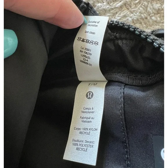 Lululemon Easy Access Crossbody Bag Black 1.5L Messenger Bag - Picture 7 of 10